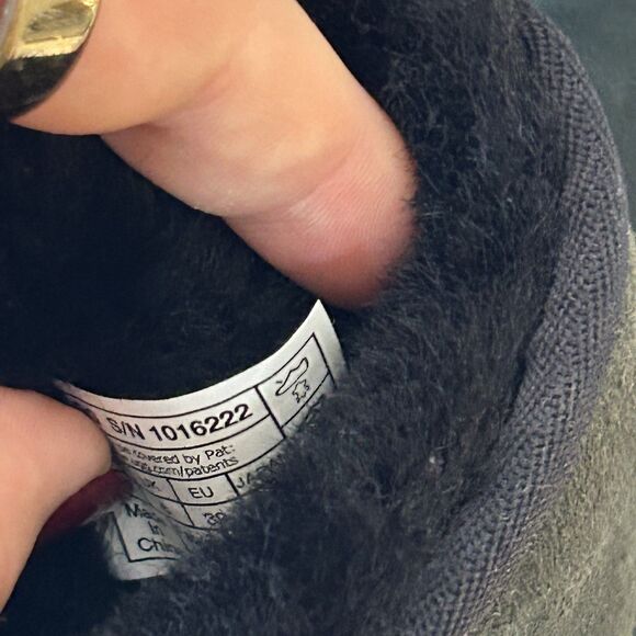 UGG Womens Classic Mini II Winter Boots Shearling Fur Booties Size 8 Black - Picture 12 of 14